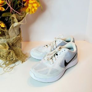 Nike Revolution 3 Shoe - Size 6